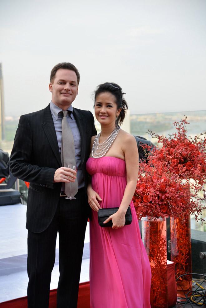 Sao Việt may mắn khi lấy chồng amp;#34;tập 2amp;#34;: Không Tây cũng Việt kiều, lại yêu chiều hết mực - 4