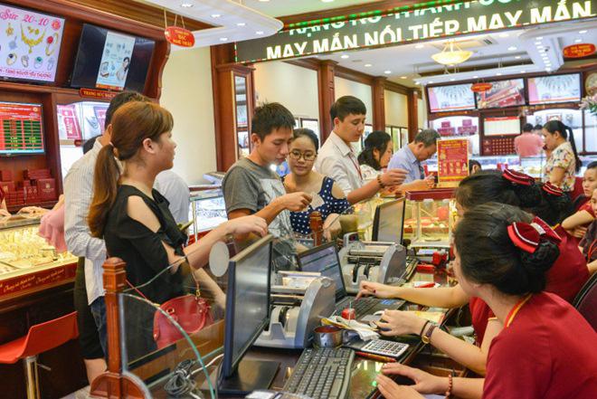 Giá vàng hôm nay 12/6: Vàng tạo sóng mạnh trong ngày lịch sử Mỹ - Triều? - 1