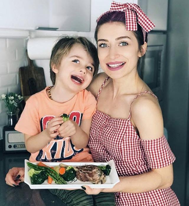 Soái ca nhí đốn tim dân mạng khi đi cắt tóc, bố mẹ bé mới thực sự gây choáng - 7