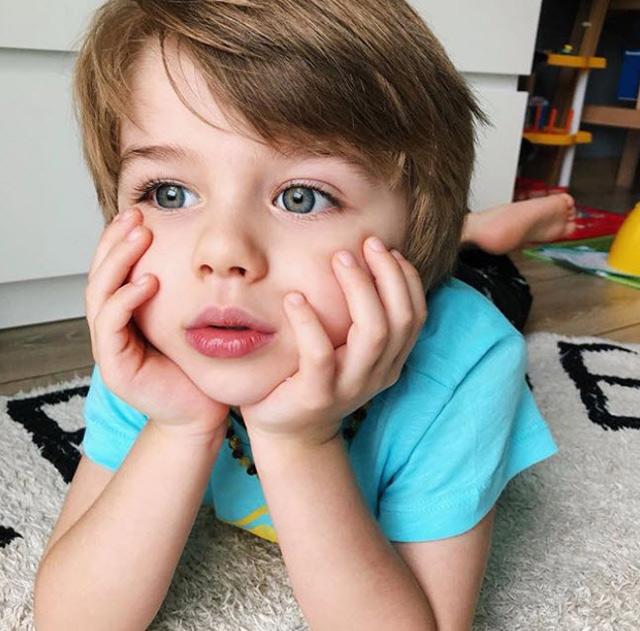 Soái ca nhí đốn tim dân mạng khi đi cắt tóc, bố mẹ bé mới thực sự gây choáng - 13