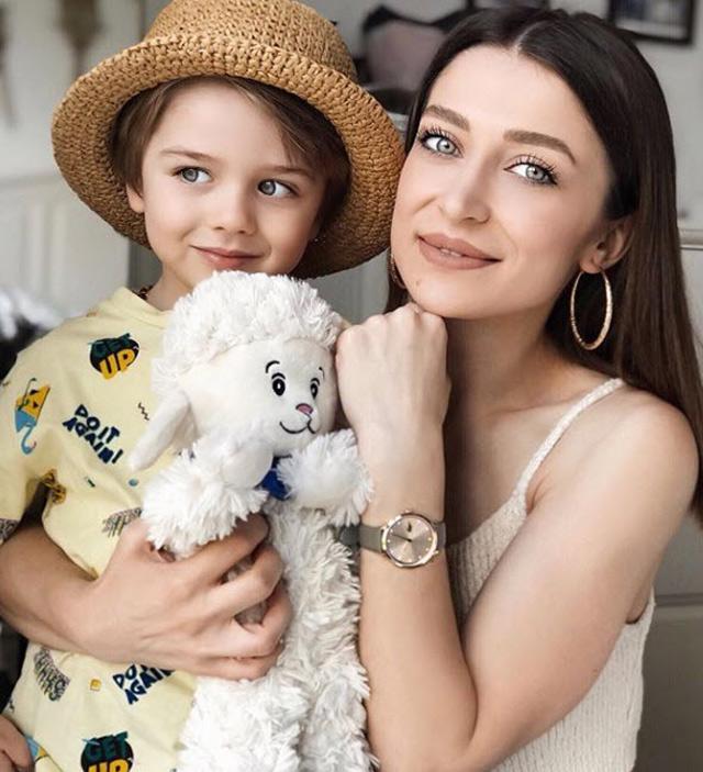 Soái ca nhí đốn tim dân mạng khi đi cắt tóc, bố mẹ bé mới thực sự gây choáng - 16