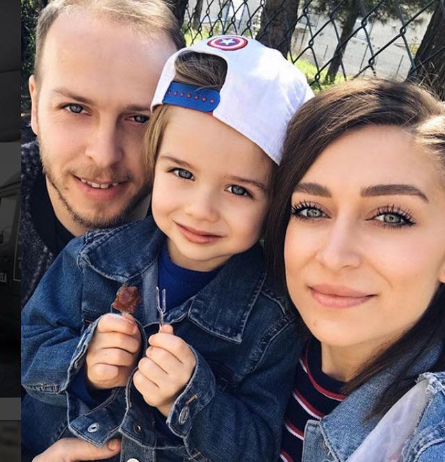 Soái ca nhí đốn tim dân mạng khi đi cắt tóc, bố mẹ bé mới thực sự gây choáng - 12