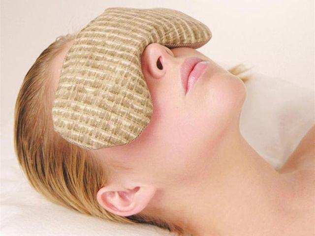 Cậu bé 11 tuổi mắt sưng như trứng, suýt mù vì bố mẹ cho nghịch điện thoại suốt 2 ngày - 8