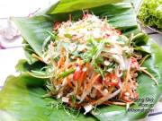 Bếp Eva - Cách làm nộm gà xé phay giòn ngon, thanh mát