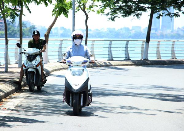 Tin mới thời tiết 13/6: Bắc Bộ nắng nóng trên 37 độ C, tối có mưa dông - 1