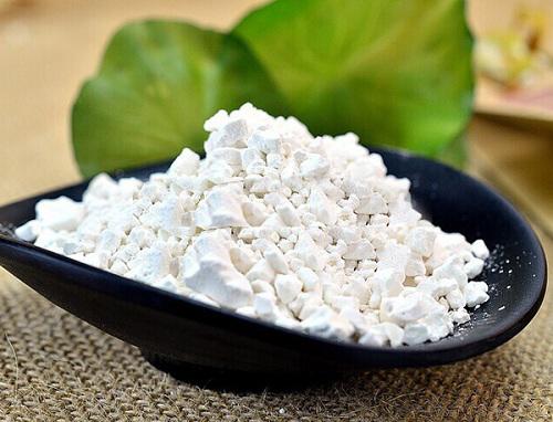 Bỏ thêm thứ này vào bột sắn dây thoa lên mặt, da cứ đẹp lên theo từng ngày - 1