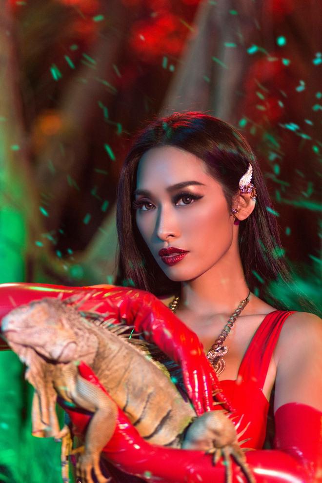 Diễn viên amp;#34;Hương Gaamp;#34; Hiếu Nguyễn cởi trần bên amp;#34;biểu tượng sexy làng mốtamp;#34; Quỳnh Thy - 7