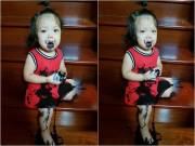 Làm mẹ - Tưởng con ngồi chơi ngoan, mẹ tá hỏa khi thấy cảnh bé khóc thét, miệng nhơ nhớp đen sì