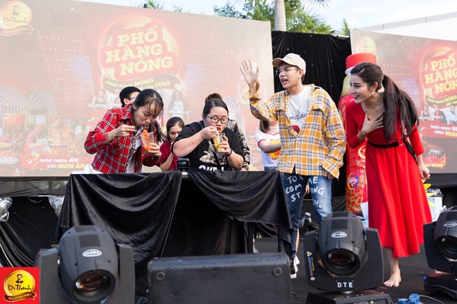 Những khoảnh khắc ấn tượng tại Lễ hội “Phố hàng nóng” 2018 - 4