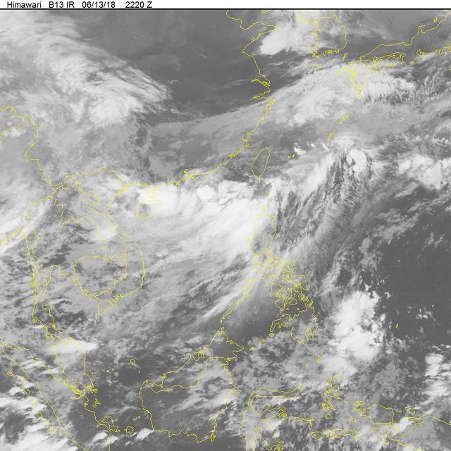 Tin mới thời tiết 14/6: Bắc Bộ mưa dông diện rộng, biển Đông xuất hiện áp thấp nhiệt đới - 2