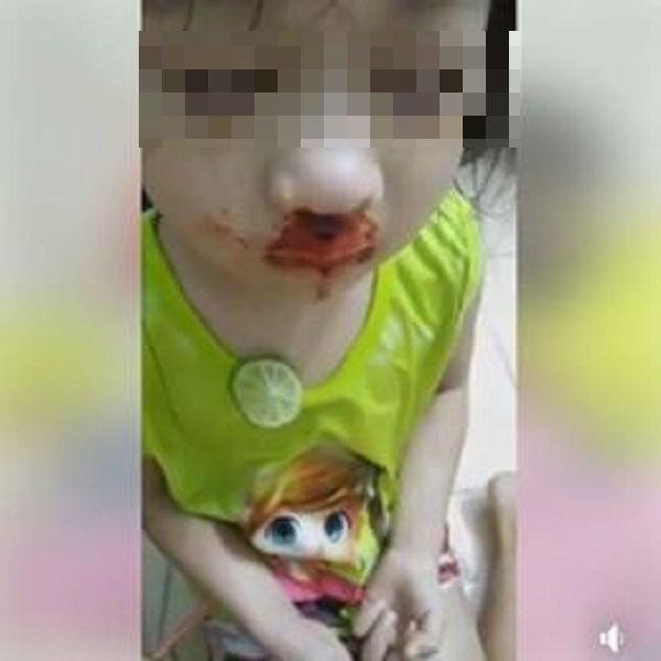 Thông tin bất ngờ vụ mẹ đánh con gái chảy máu mồm rồi livestream thách thức dân mạng - 2