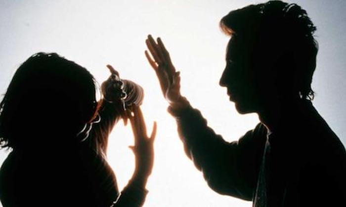 Đang ăn cơm cùng gia đình bàn chuyện cưới xin, cô gái bị chồng sắp cưới đánh tử vong - 1