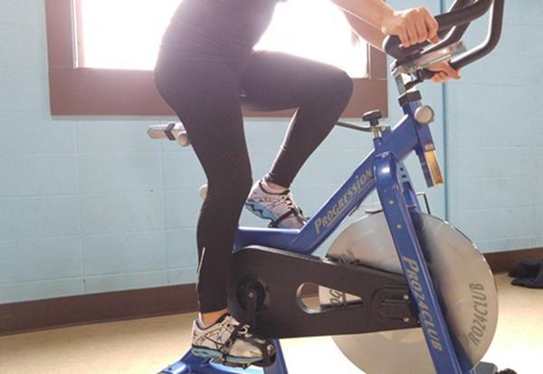 Nữ sinh viên “ngã ngửa” khi bác sĩ thông báo mắc bệnh suýt chết vì một thói quen... lành mạnh - 1