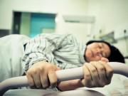 Bà bầu - Mẹ bầu bối rối cầu cứu dân mạng vì ông xã đòi đưa cả bố mẹ chồng vào phòng đẻ