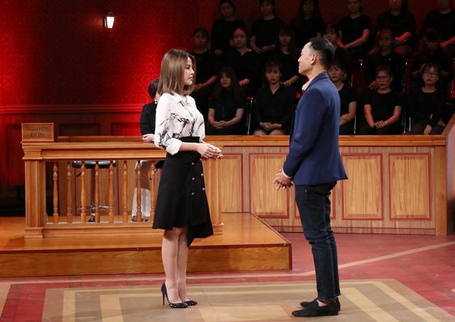 Giữa amp;#34;vụ kiệnamp;#34; của cha con Hữu Tiến, Hồng Vân khóc nấc kể lần giận bố bỏ nhà đi bụi - 1