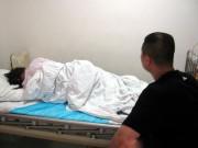 Bà bầu - Vết mổ đẻ của vợ rỉ máu sau sinh vài tuần, chồng không ngờ bị bác sĩ mắng té tát