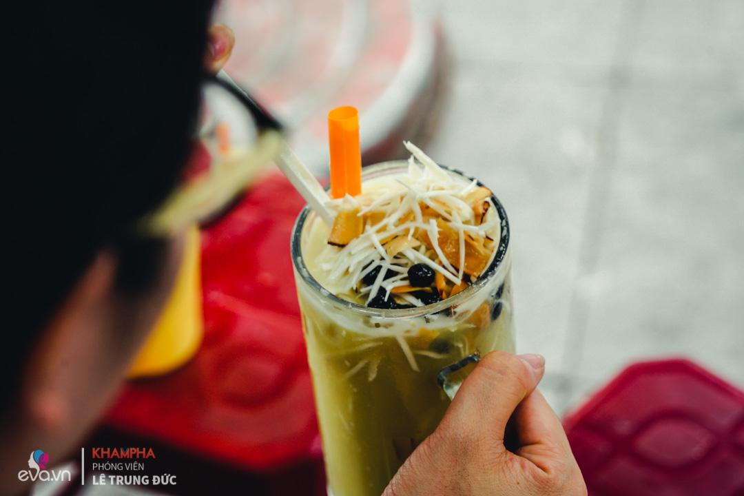 Quán nước mía trân châu đắt đỏ nhất Hà Nội vẫn nườm nượp khách, 2 ngày hết một xe mía - 8