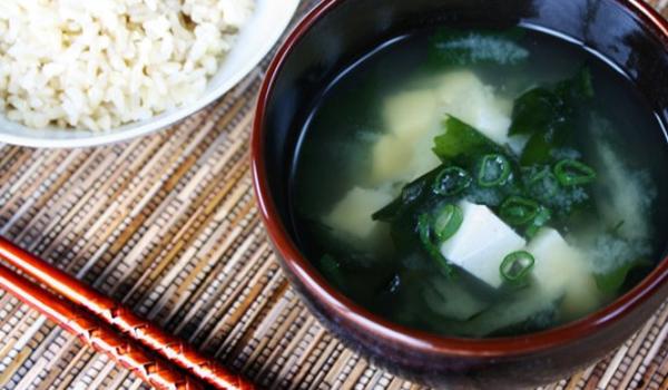 Thấy đau tức cổ, người phụ nữ không ngờ mình bị cường giáp vì 3 bữa chỉ ăn một món - 1