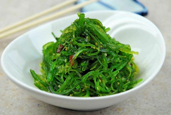 Thấy đau tức cổ, người phụ nữ không ngờ mình bị cường giáp vì 3 bữa chỉ ăn một món - 3