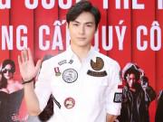 Giải trí - Chưa đầy tháng lên chức bố, ông xã Chúng Huyền Thanh "trốn" vợ con đi xem phim