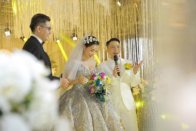 Đám cưới cổ tích của amp;#34;nam thầnamp;#34; chuyển giới Tú Lơ Khơ và nữ doanh nhân hơn 21 tuổi - 9