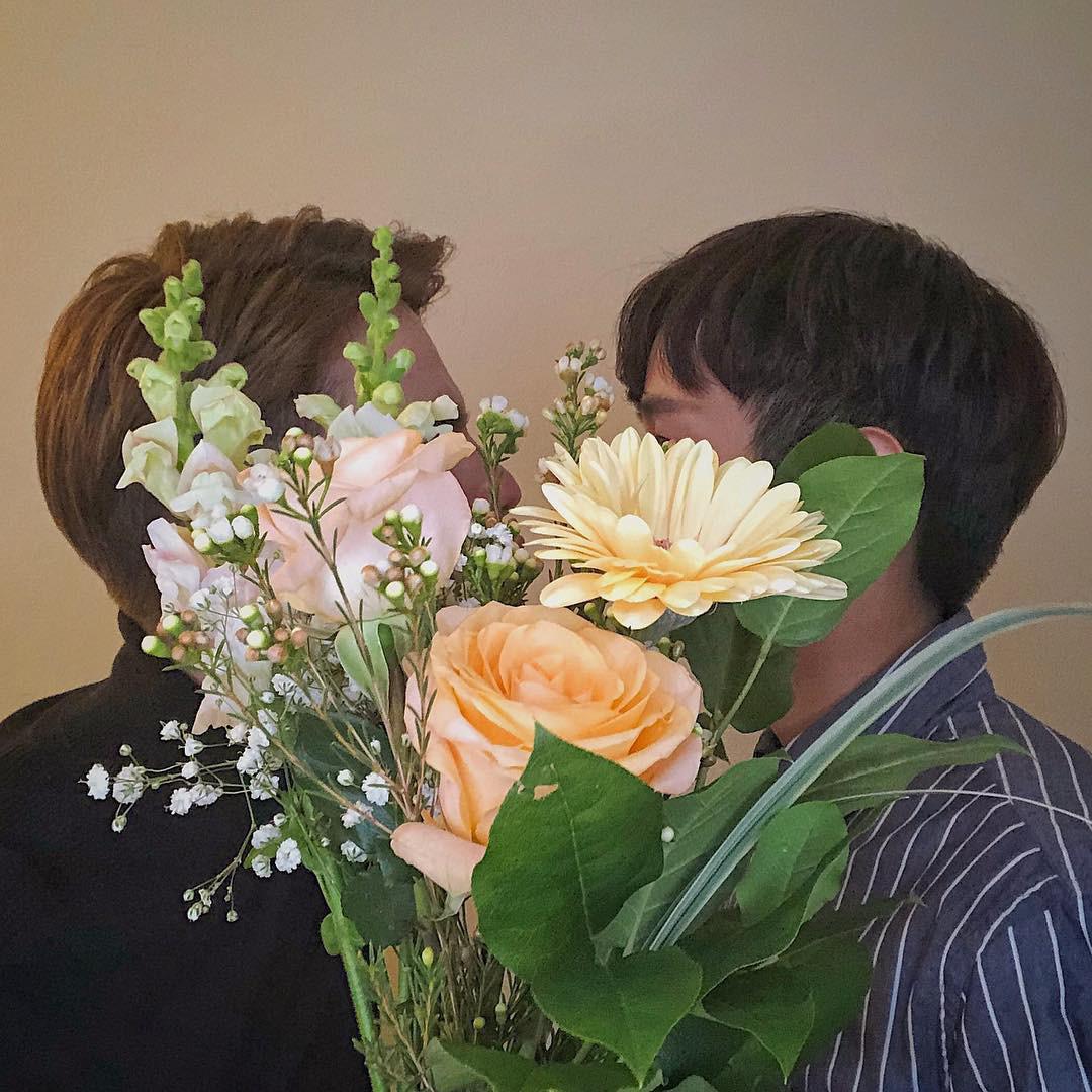 Chị em amp;#34;tiếc ngẩn ngơamp;#34; ngắm cặp đôi đồng tính nam amp;#34;đẹp hết phần thiên hạamp;#34; lại cực ngọt ngào - 11