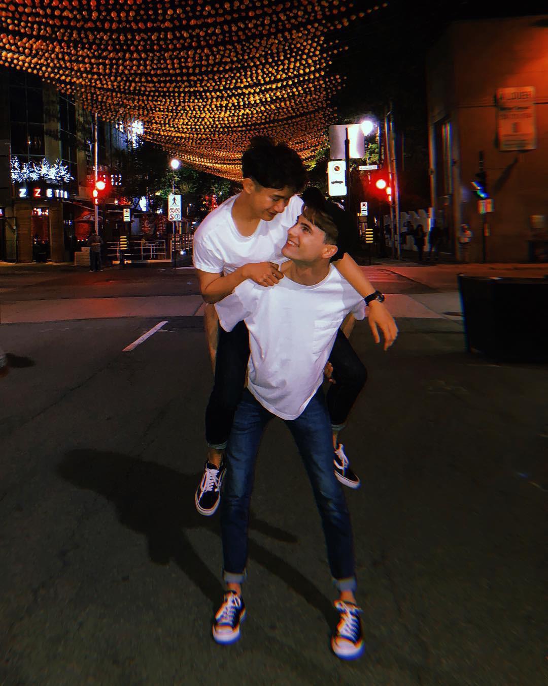 Chị em amp;#34;tiếc ngẩn ngơamp;#34; ngắm cặp đôi đồng tính nam amp;#34;đẹp hết phần thiên hạamp;#34; lại cực ngọt ngào - 10