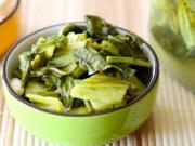 Bếp Eva - Mách chị em cách loại bỏ hoàn toàn độc tố trong dưa muối đơn giản không phải ai cũng biết