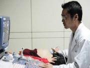 Bà bầu - Mẹ trẻ khóc lóc vì mang thai mãi không đẻ, đi khám bị bác sĩ mắng không tiếc lời