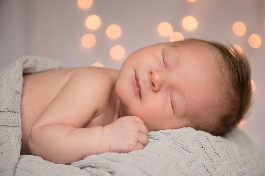 Nguyên nhân khiến trẻ sơ sinh ngủ ít và cách khắc phục - 2