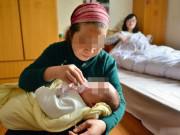 Làm mẹ - Bé 20 ngày tuổi bị thối ruột vì quan điểm chăm cháu sai lầm của người bà