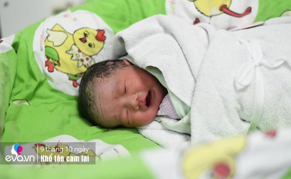 Bà mẹ nhỏ như trẻ 4 tuổi mang thai không ai dám cười, được chồng chăm như công chúa - 10