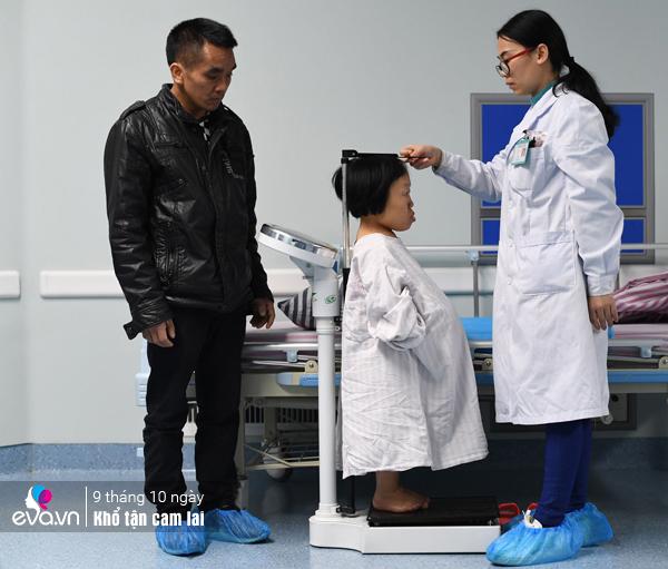 Bà mẹ nhỏ như trẻ 4 tuổi mang thai không ai dám cười, được chồng chăm như công chúa - 8