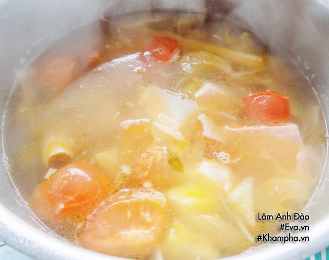 Cách nấu nướng canh chua cá hồi vừa thơm vừa ngon cho tới giọt sau cùng - 5