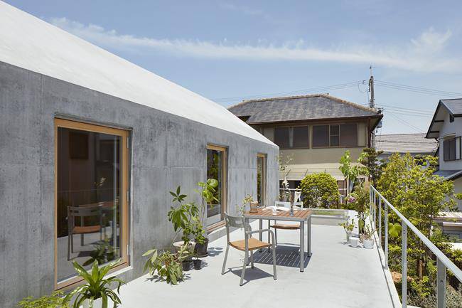 can nha “danh bai le lang”, chi 80m² ma dep kho tin tren suon doi - 13