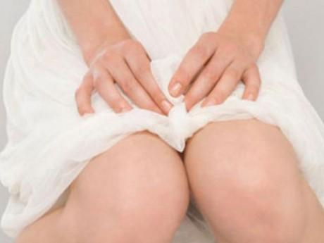”Khóc ròng” vì viêm vùng kín nặng do dùng băng vệ sinh theo cách nhiều chị em đang làm