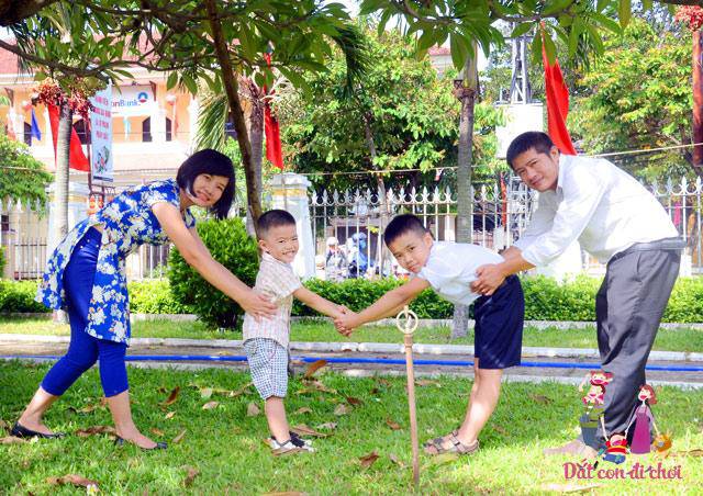 Mẹ bỉm sữa rộn ràng trong ngày nhận giải thưởng amp;#34;Dắt con đi chơiamp;#34; - 2
