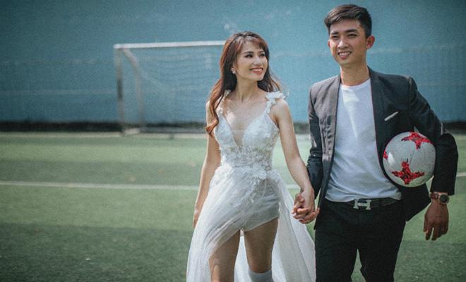 Ảnh cưới cô dâu đi giày thể thao trên sân bóng mùa World Cup gây amp;#39;sốt mạngamp;#39; - 1