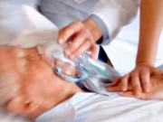 Tin tức - Bi hài ông lão U70 định "vui vẻ" với gái trẻ thì... đau tim khiến lễ tân kinh hãi