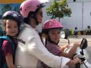 Clip Eva - Chia tay chồng Tây, cô "Bống" Hồng Nhung đèo 2 con đi học bằng xe máy