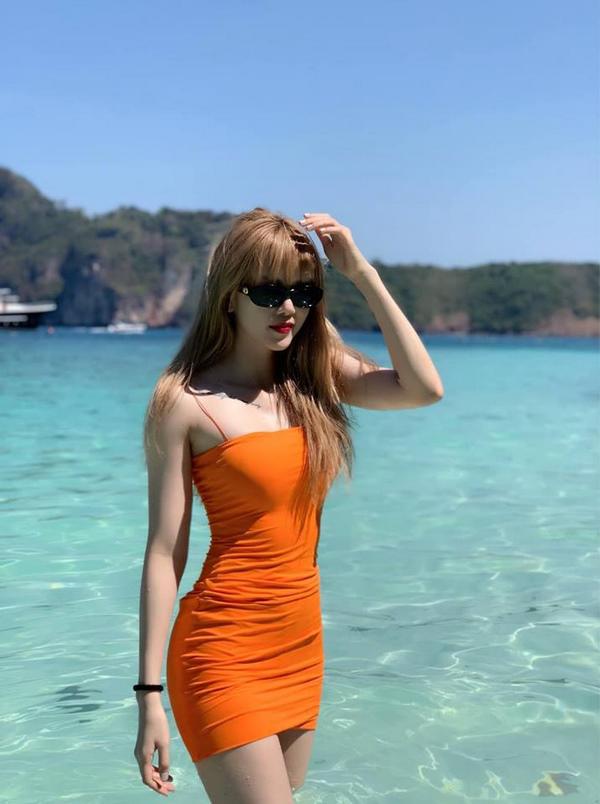 Soán ngôi chân nuột nhất Vpop của Bích Phương, không ai khác chính là amp;#34;bạn gáiamp;#34; Sơn Tùng MTP - 8