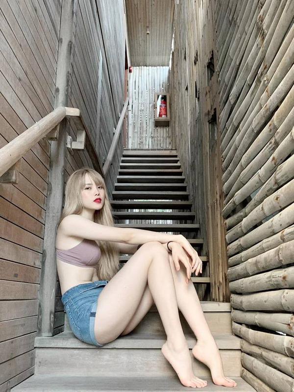 Soán ngôi chân nuột nhất Vpop của Bích Phương, không ai khác chính là amp;#34;bạn gáiamp;#34; Sơn Tùng MTP - 2