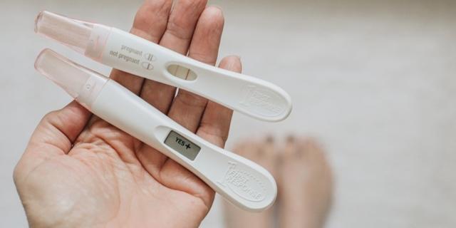 Bạn trai chụp ảnh que thử thai đăng Facebook, cô gái đau đớn vì trò đùa tàn nhẫn ngày 1/4 - 1