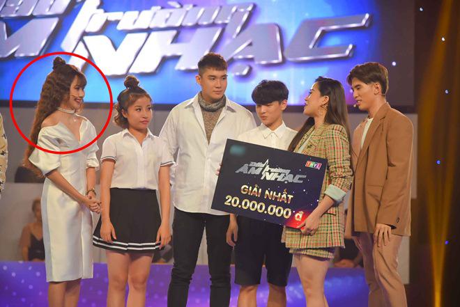 Lâu không xuất hiện, amp;#34;Cô Thắmamp;#34; Tường Vi lộ diện với ngoại hình khác lạ không nhận ra - 1