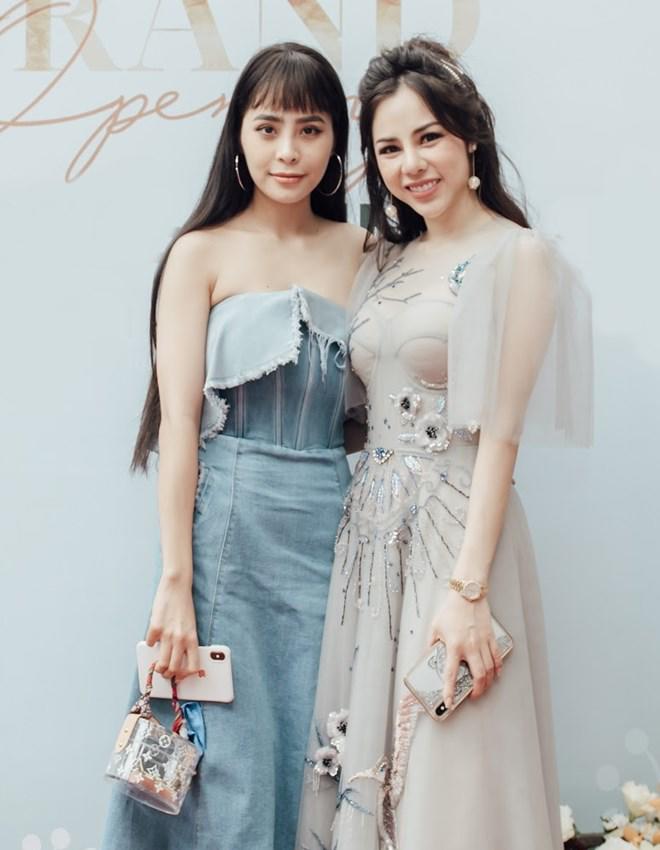 Phạm Quỳnh Anh đẹp như nàng thơ khi ra Hà Nội chung vui với amp;#34;MC nóng bỏng nhất VTVamp;#34; - 5