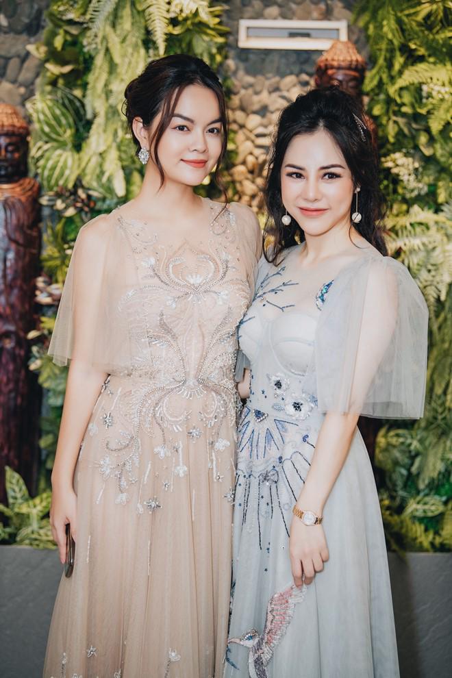 Phạm Quỳnh Anh đẹp như nàng thơ khi ra Hà Nội chung vui với amp;#34;MC nóng bỏng nhất VTVamp;#34; - 3