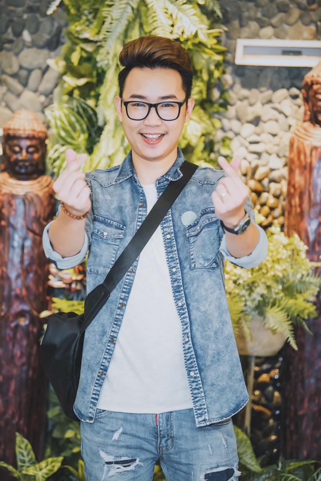 Phạm Quỳnh Anh đẹp như nàng thơ khi ra Hà Nội chung vui với amp;#34;MC nóng bỏng nhất VTVamp;#34; - 10