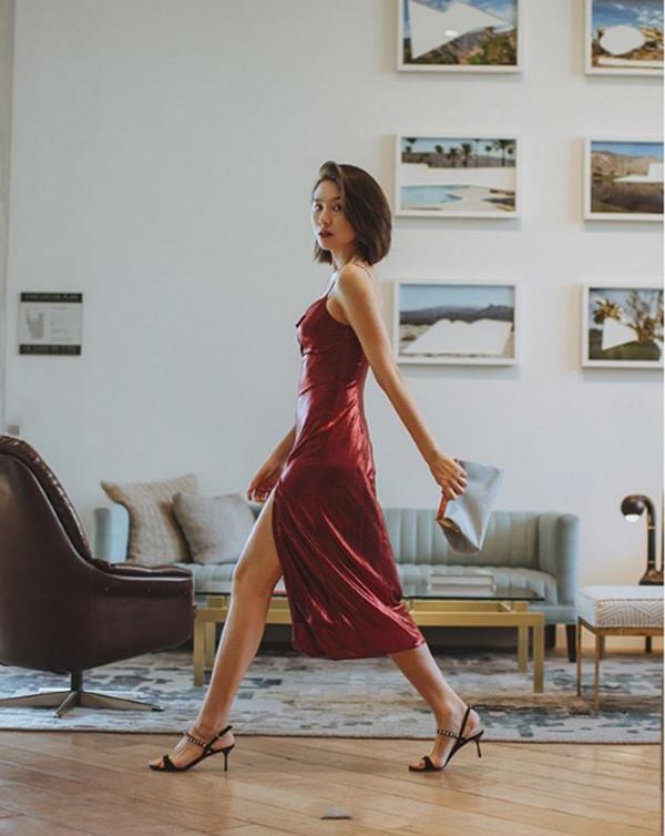 Mùa nắng nóng đổ bộ, chị em chẳng ai bảo ai thi nhau “triệu hồi” 3 kiểu váy liền này - 11