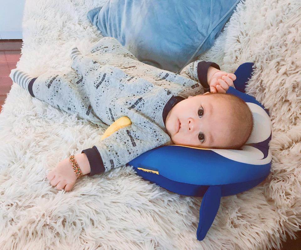 Mỹ nhân Việt được chồng quỳ gối tặng ô tô, quý tử điển trai mà dễ thương hết nấc - 6