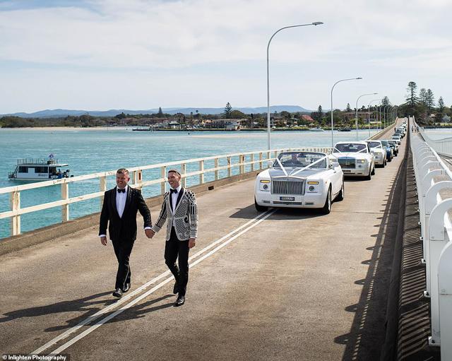 amp;#39;Siêu đám cướiamp;#39; 23 tỷ toàn kim cương và pha lê, danh tính cô dâu chú rể càng bất ngờ - 10